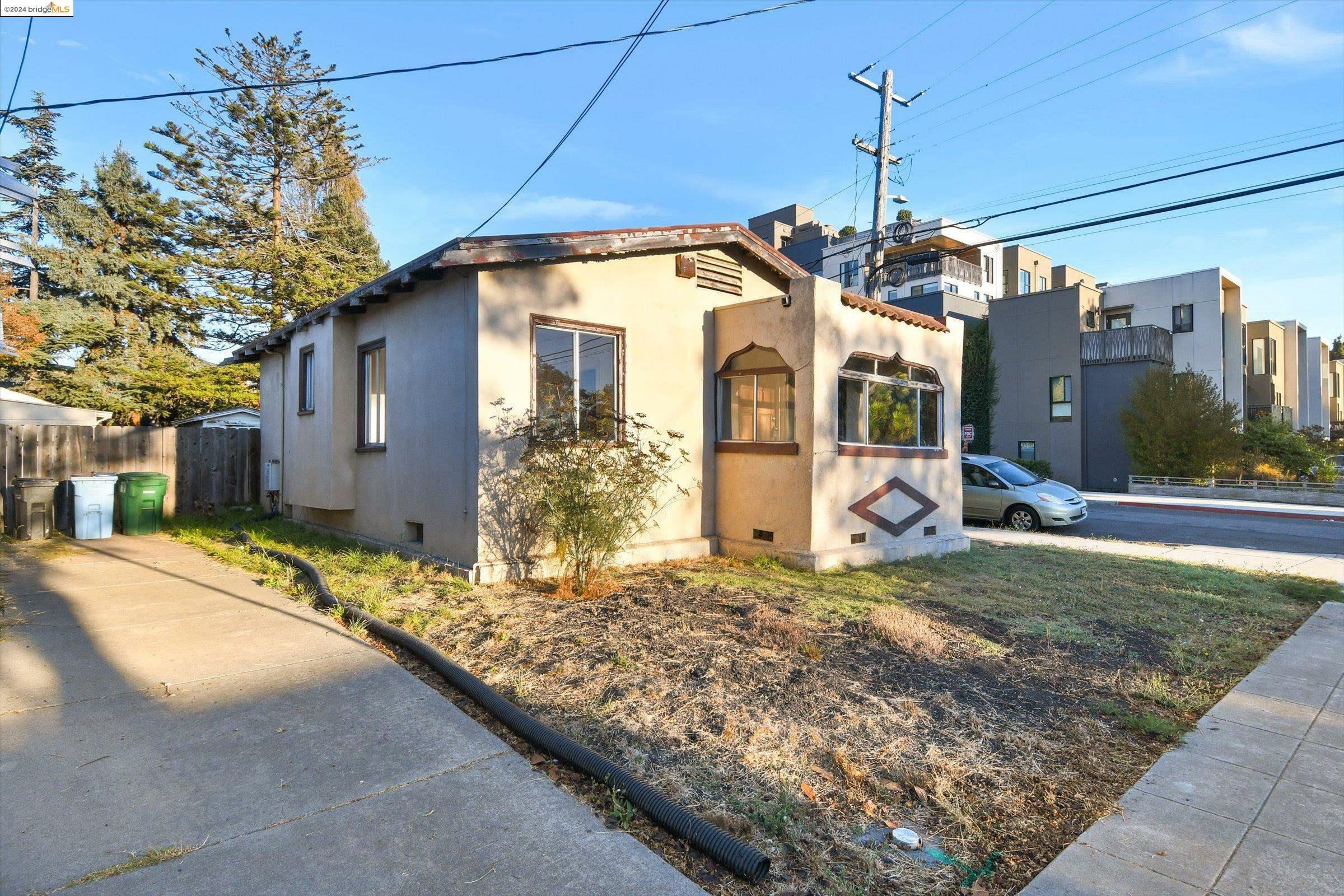 Property Photo:  1487 10th St  CA 94710 