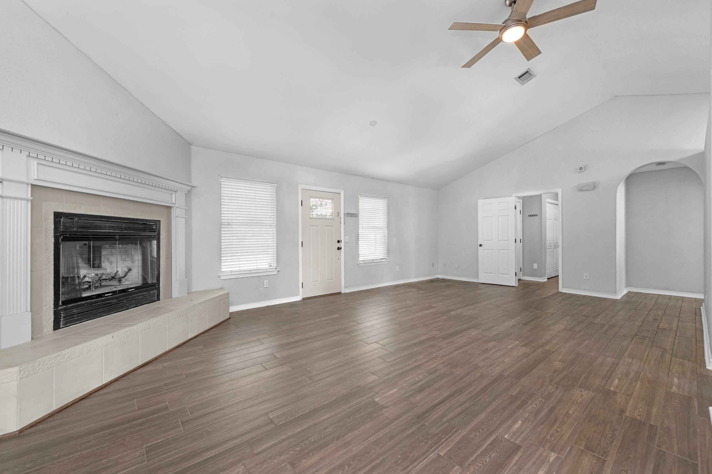 Property Photo: 6664 Bellingham Street FL 32566