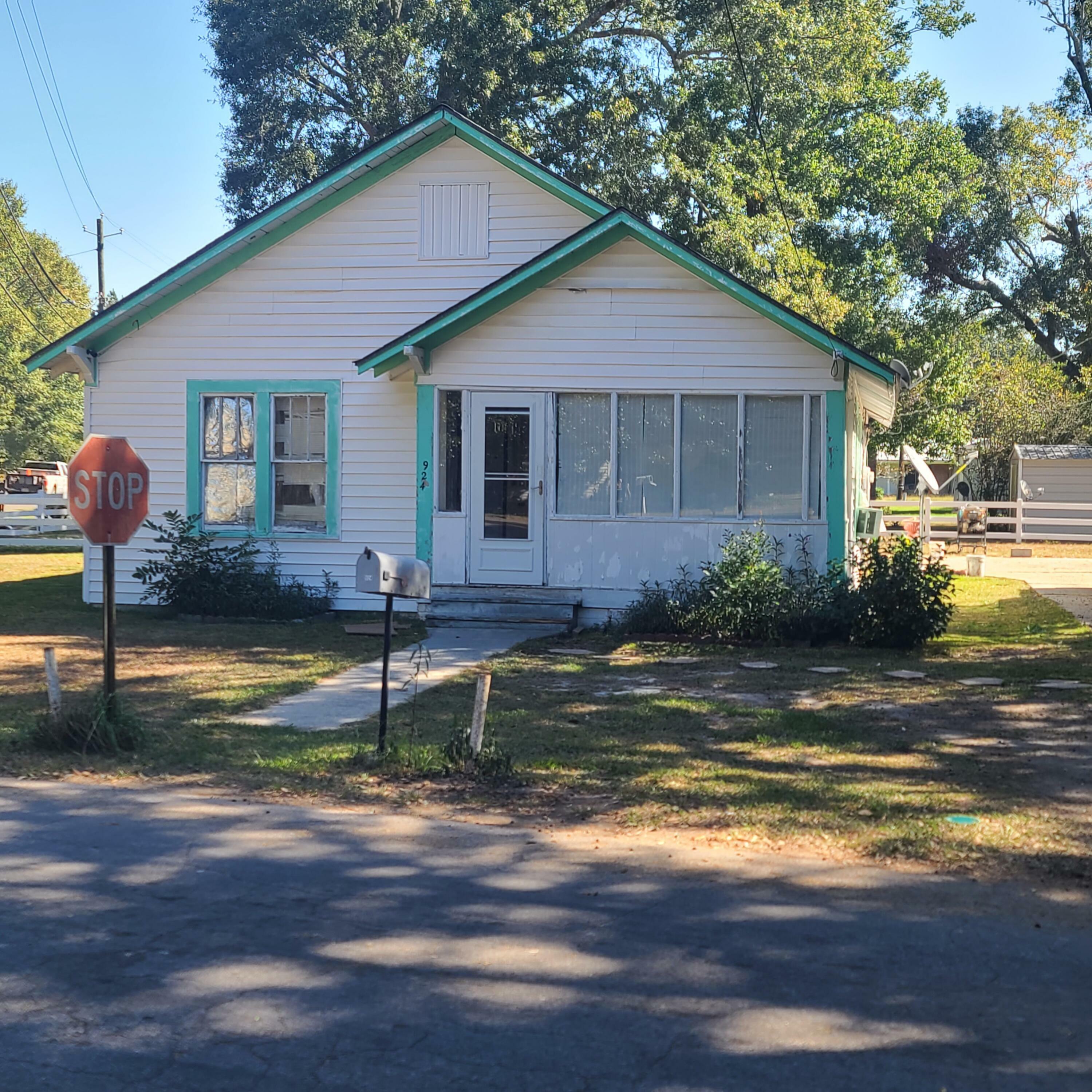 Property Photo:  924 Branton Ave.  MS 39429 