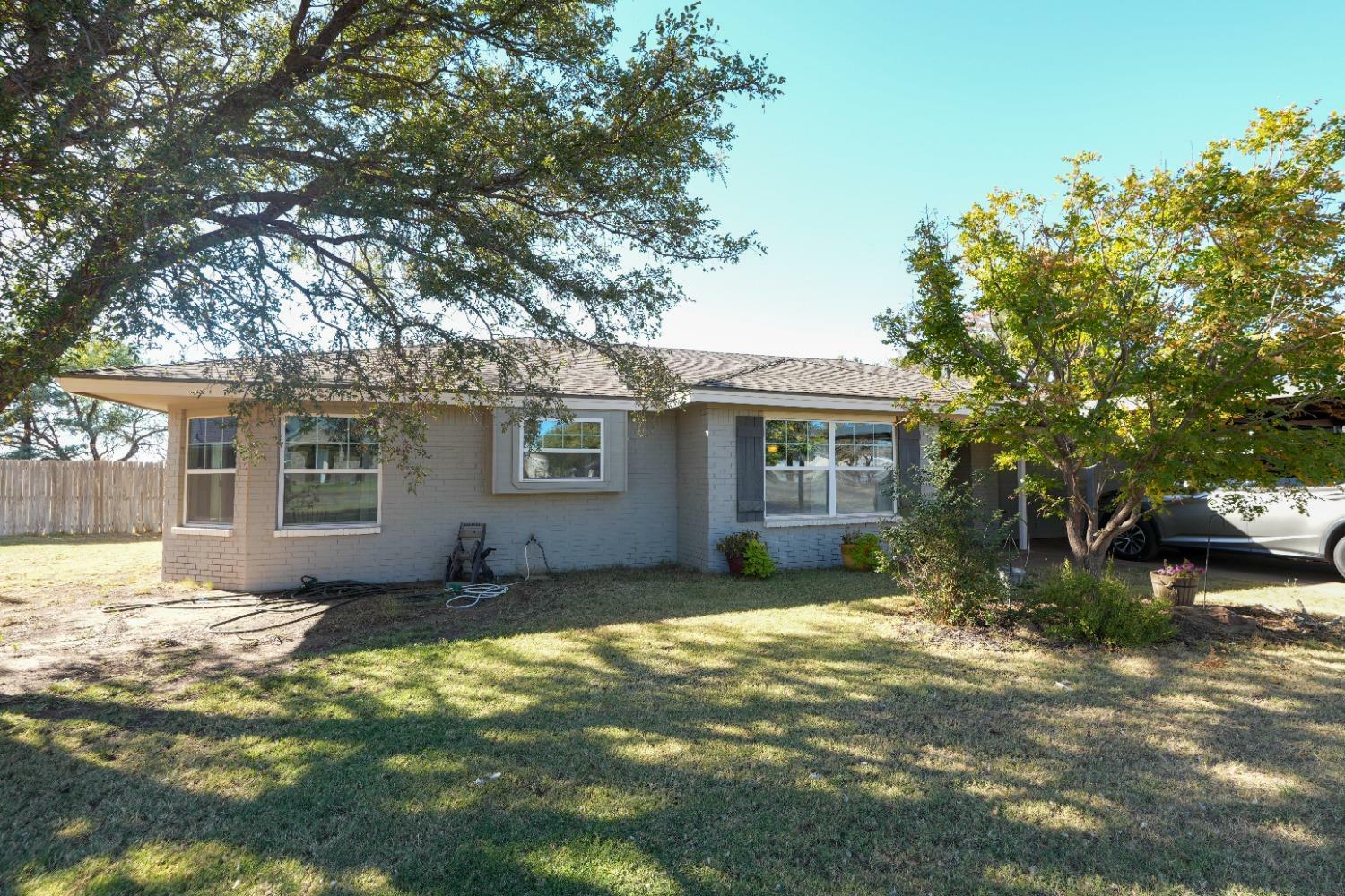 Property Photo: 914 Robin Road TX 79336