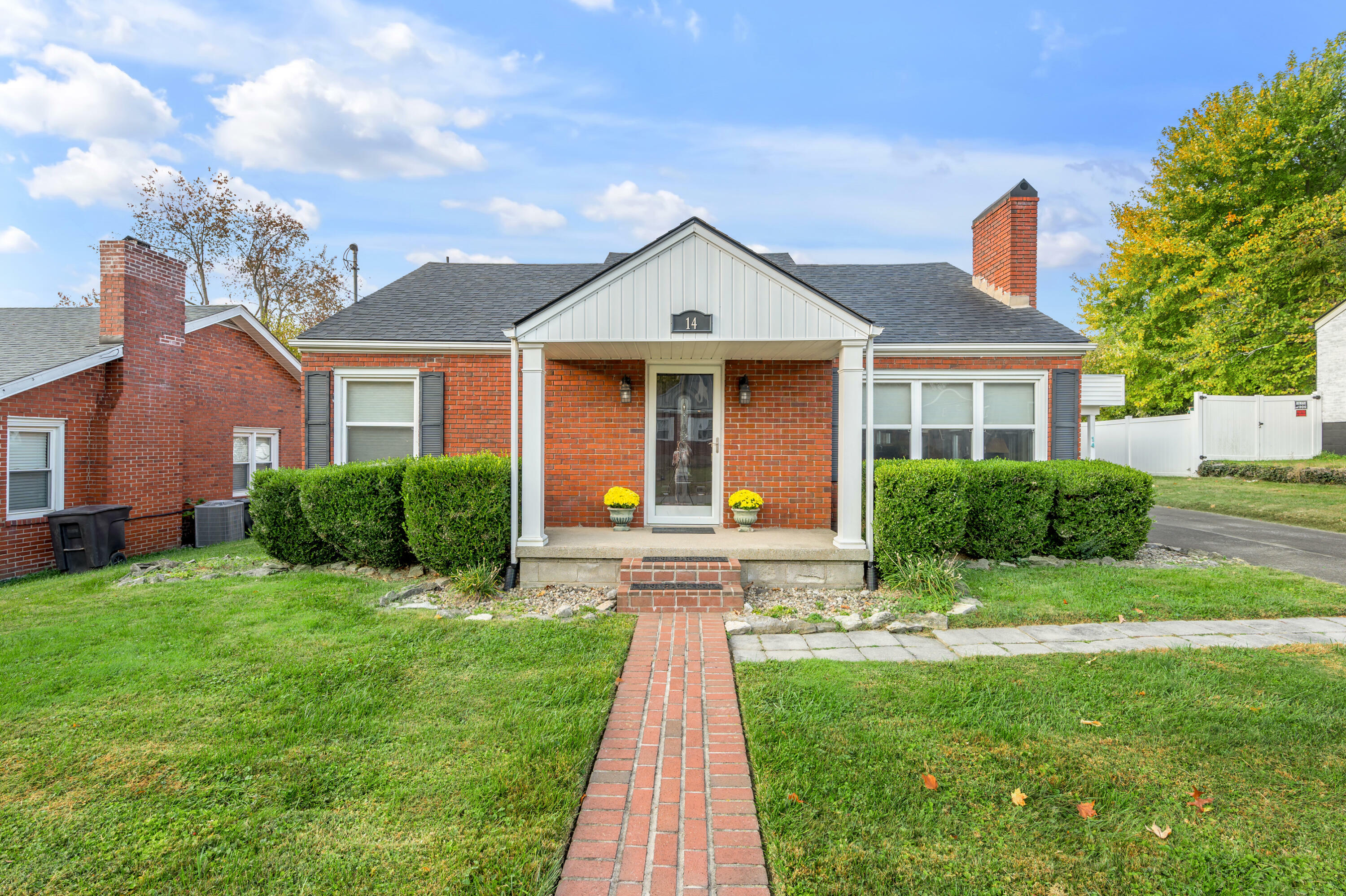 Property Photo:  14 Lisle Lane  KY 40391 
