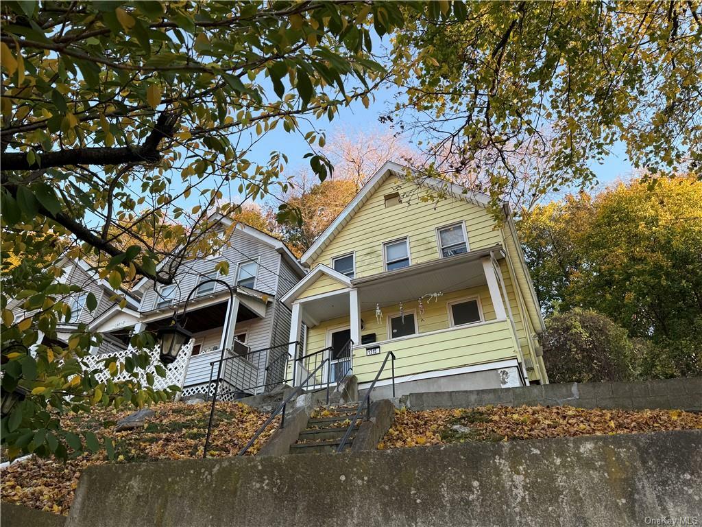 Property Photo:  1315 Lincoln Terrace  NY 10566 