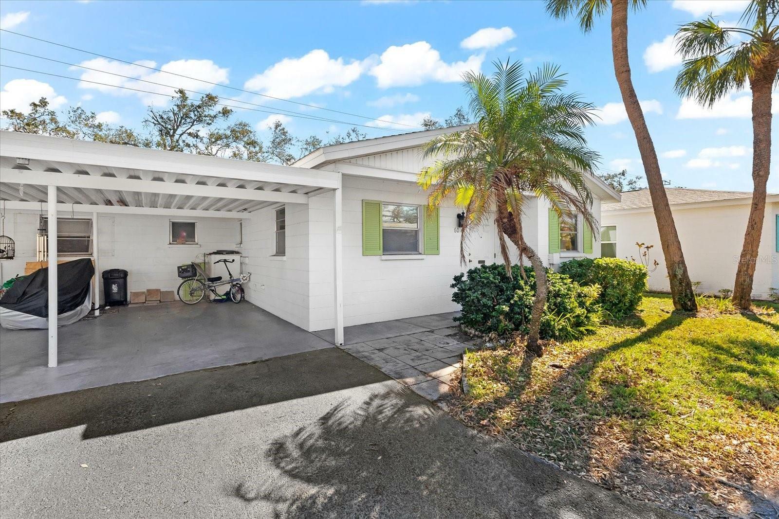 Property Photo:  6010 Arlene Way  FL 34207 