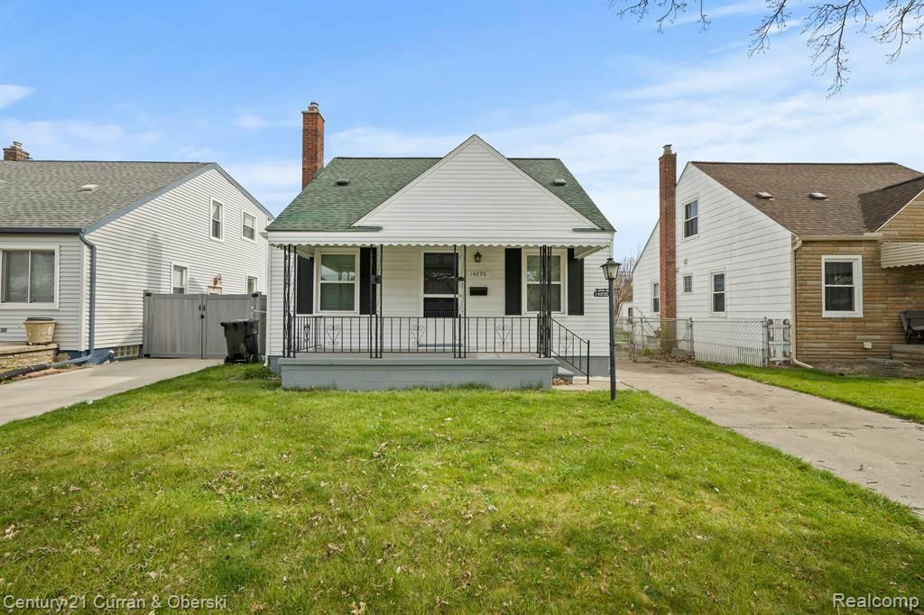 Property Photo:  14890 Euclid Avenue  MI 48101 2930 