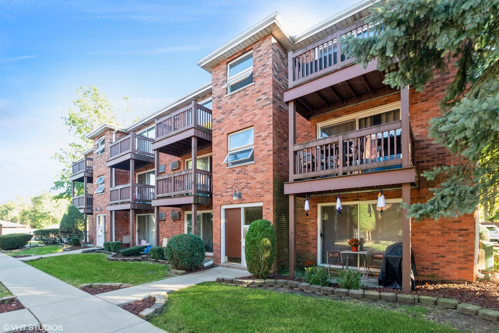 Property Photo: 14840 Kilpatrick Avenue 611 IL 60445