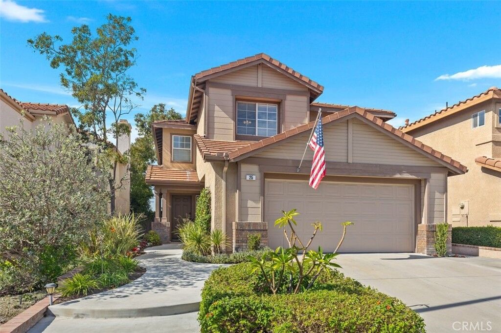 Property Photo: 25 Lunette Avenue CA 92610