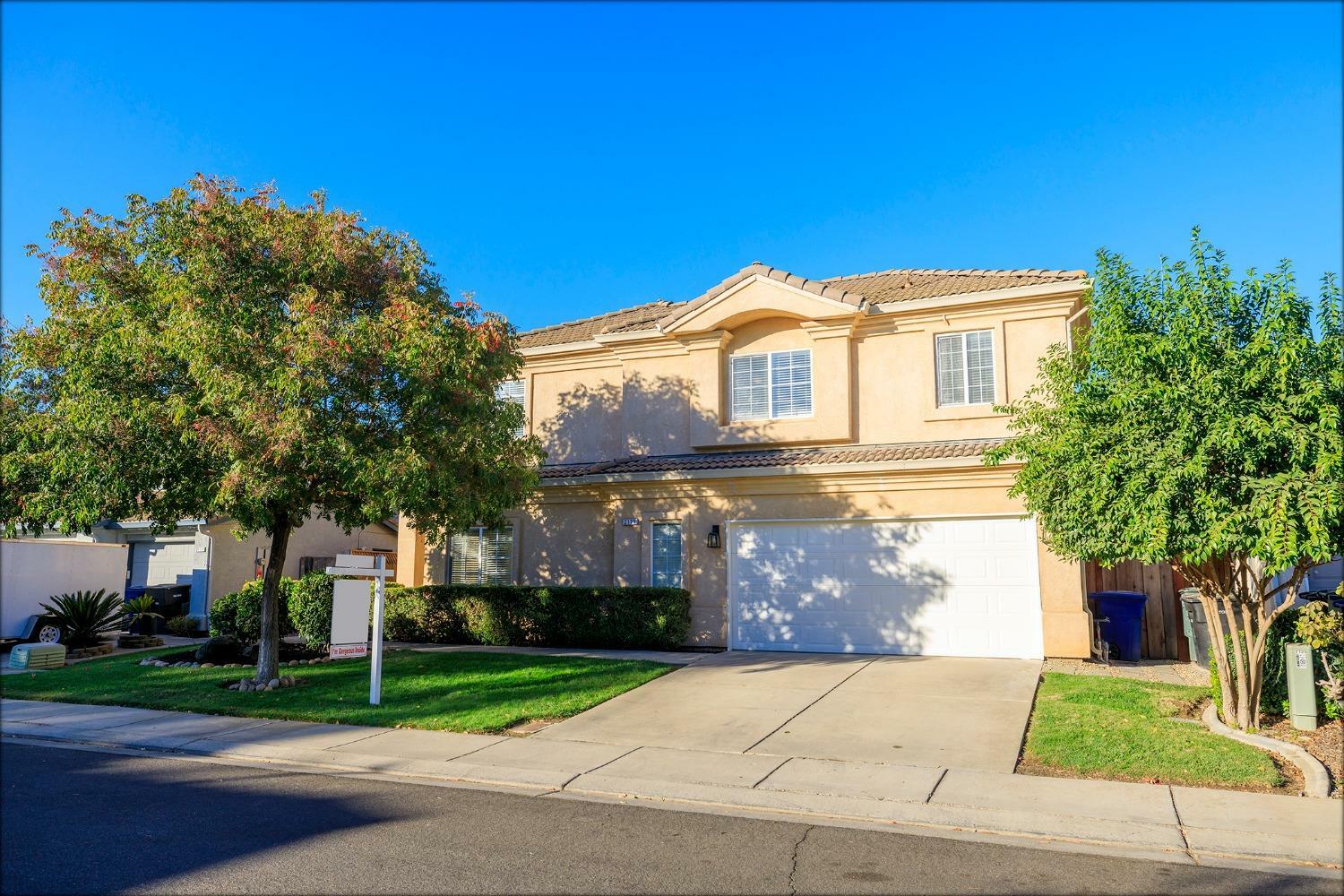 Property Photo:  2121 Paramont Way  CA 95355 