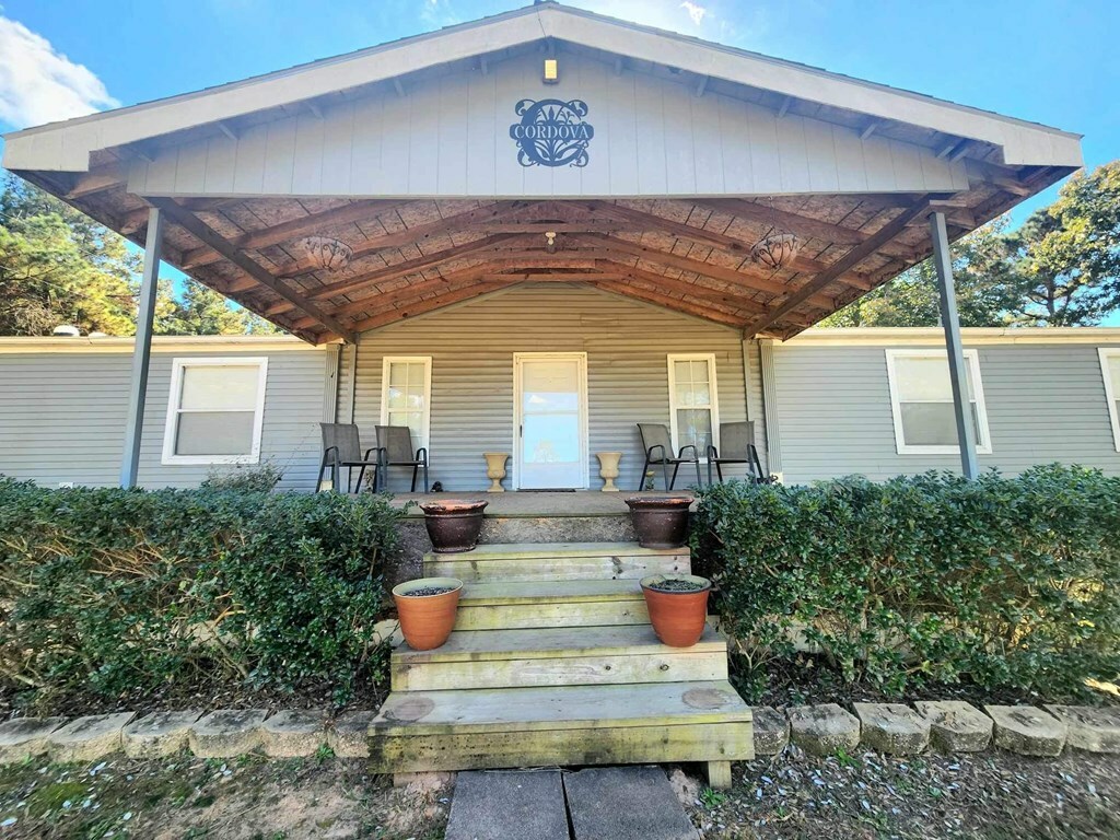 Property Photo:  101 County Road 8231  TX 75964 