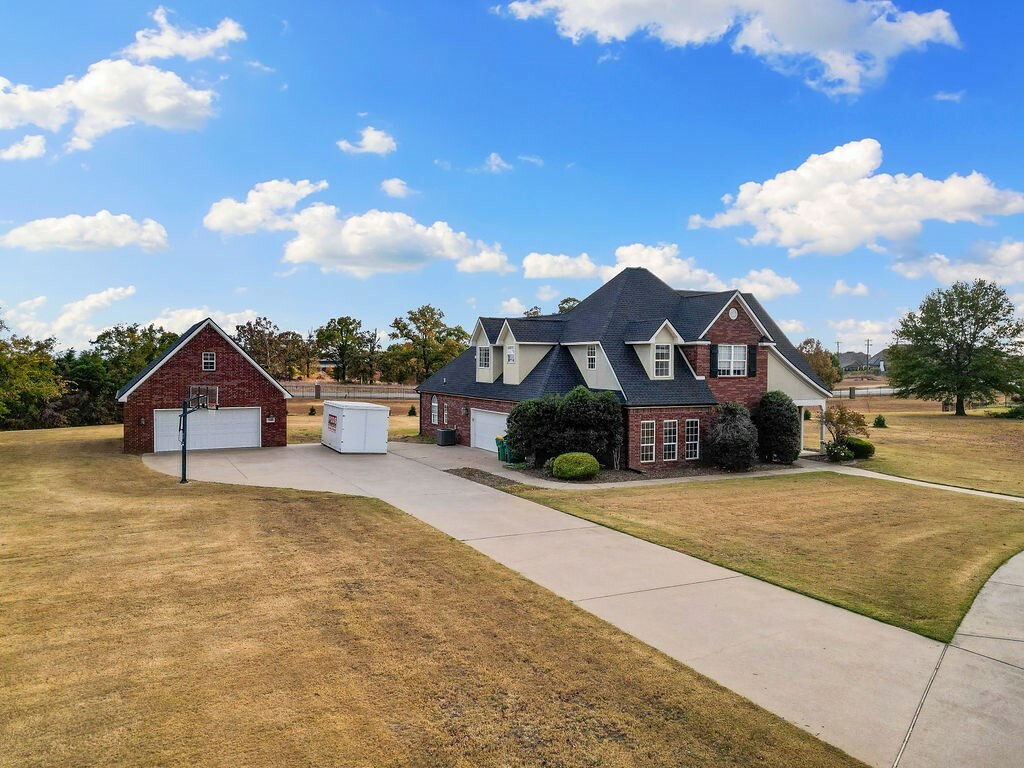 11125 W Stonebriar Drive  Bentonville AR 72712 photo