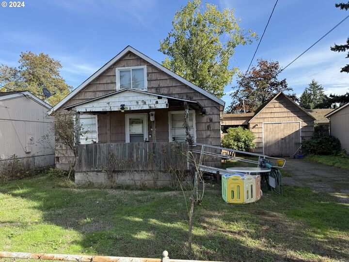 9704 SE 75th Ave  Milwaukie OR 97222 photo