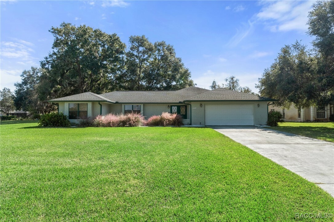 Property Photo:  2914 S Skyline Drive  FL 34450 