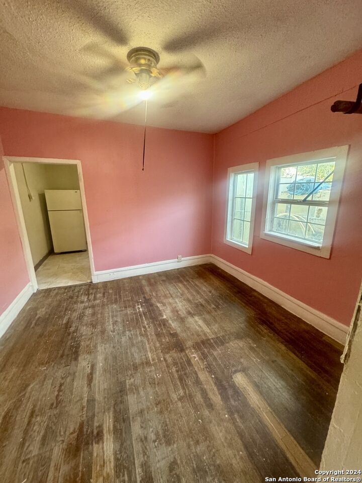 Property Photo:  3015 S Flores St  TX 78204 