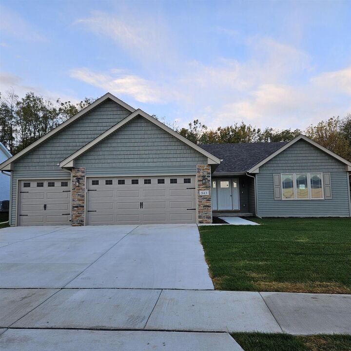 943 Harsevoort Way  Clinton WI 53525 photo