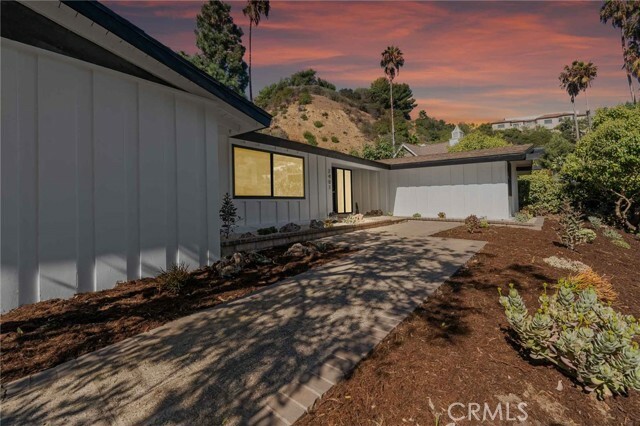 Property Photo:  2401 Coldwater Canyon Drive  CA 90210 