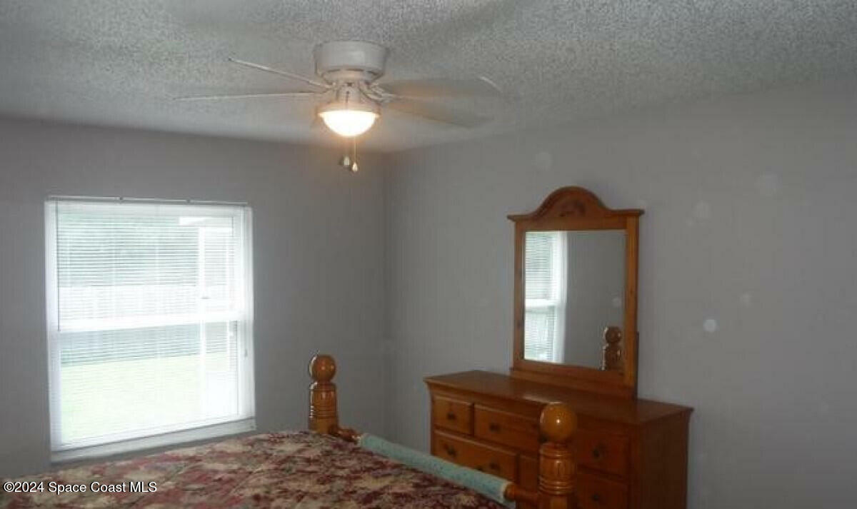 Property Photo:  1510 Yorktown Avenue  FL 32796 