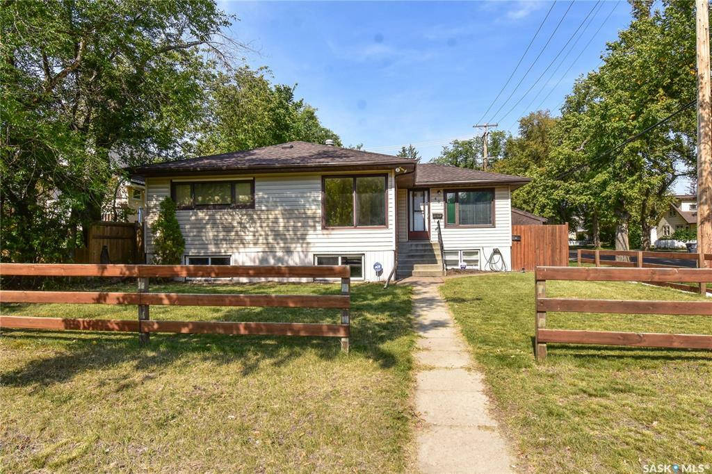 Property Photo:  601 Hilliard Street W  SK S7M 0G3 