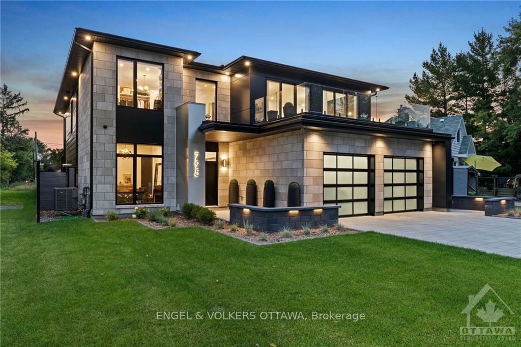 Property Photo: 795 Melfa Crescent ON K2C 0P5