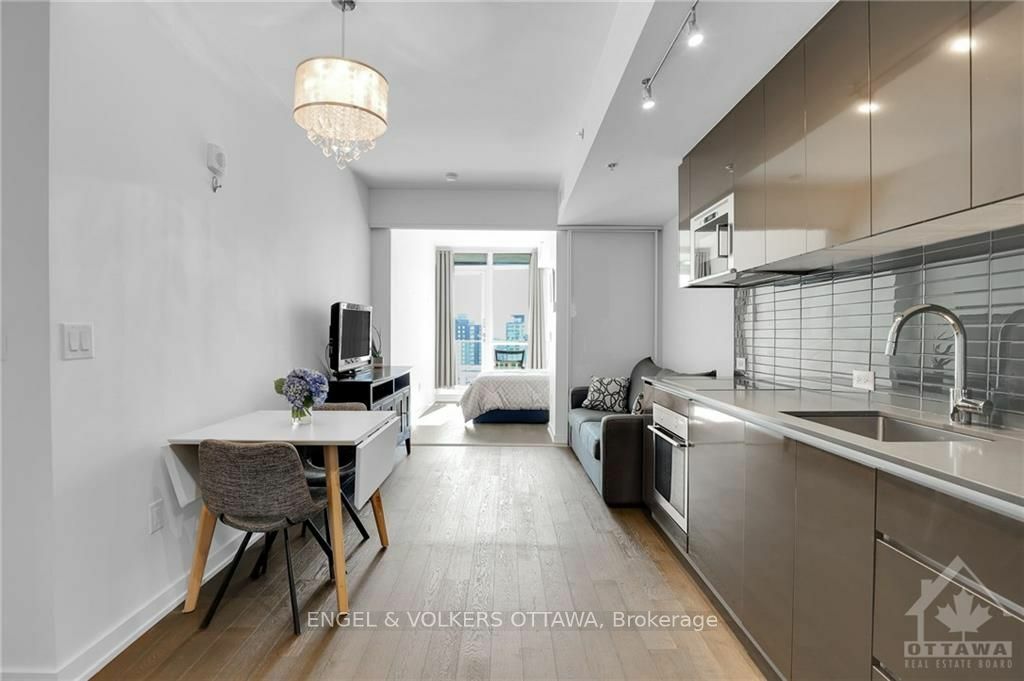 Property Photo:  199 Slater St 1503  ON K1P 0C8 