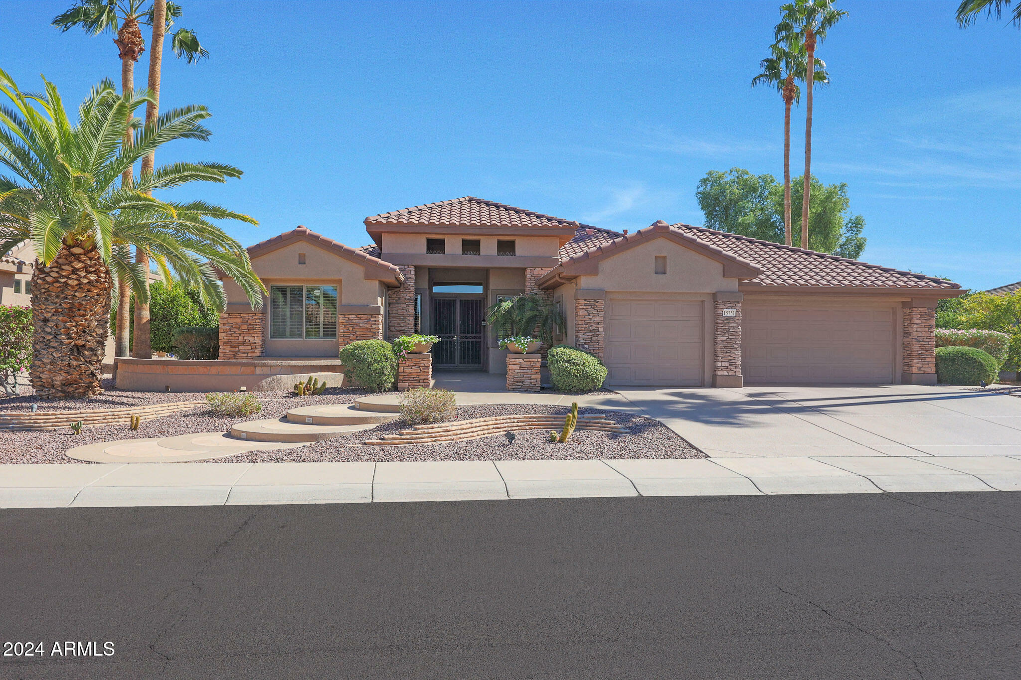 Property Photo:  15751 W Linksview Drive  AZ 85374 