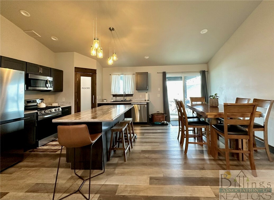 Property Photo:  923 Ortega Street  MT 59105 