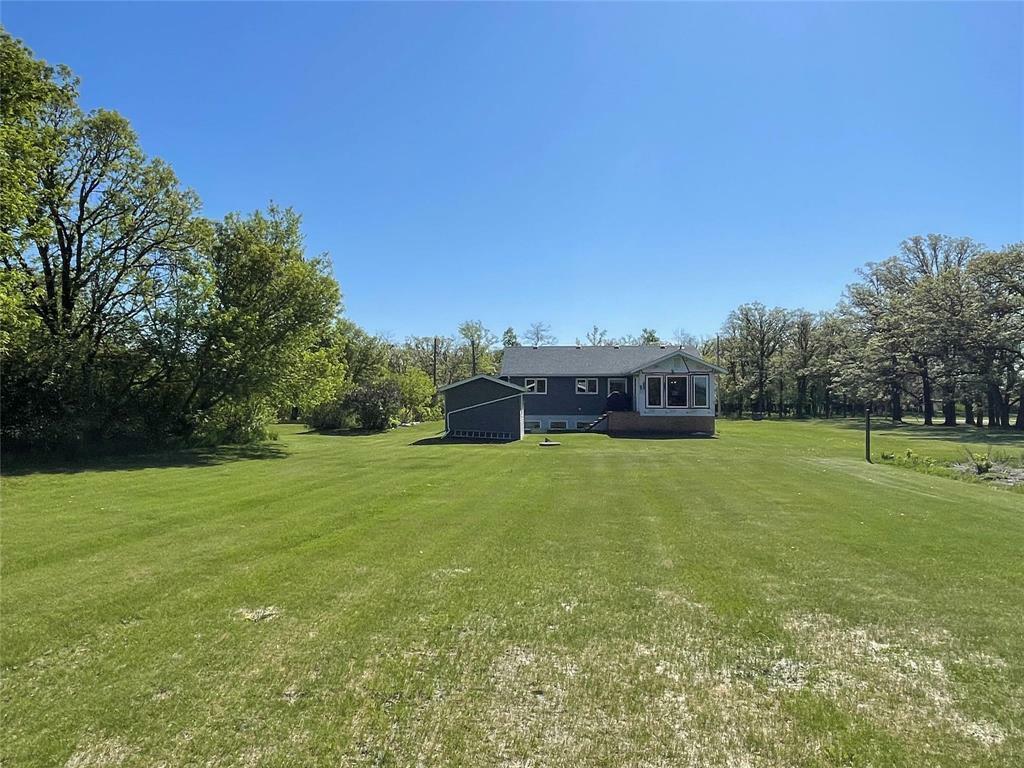 Property Photo: 89 Oak Street MB R0H 1L0