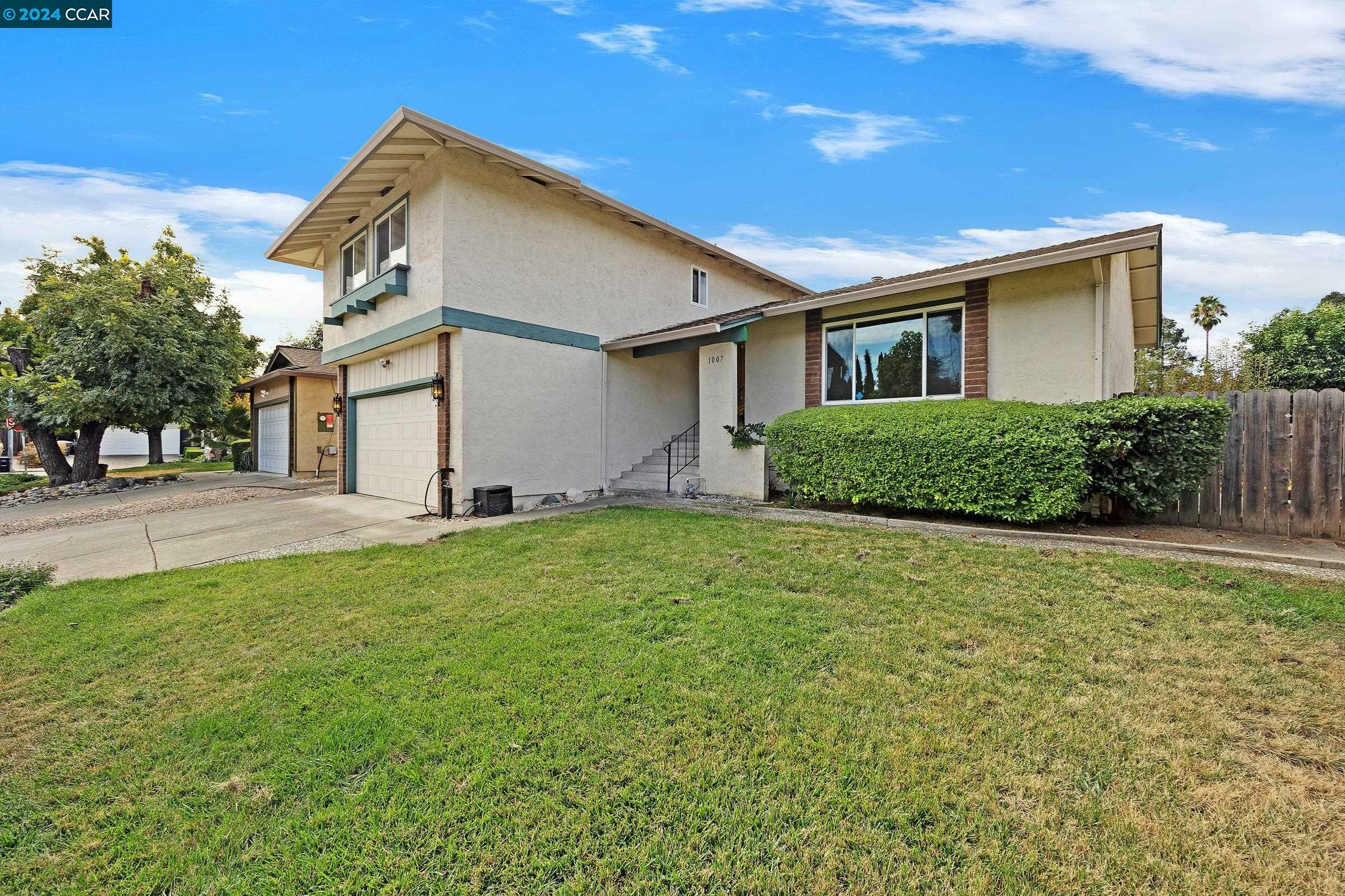 Property Photo:  1007 Fox Meadow Way  CA 94518 