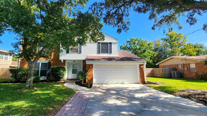 Property Photo: 304 NW Briarwood Circle FL 32548