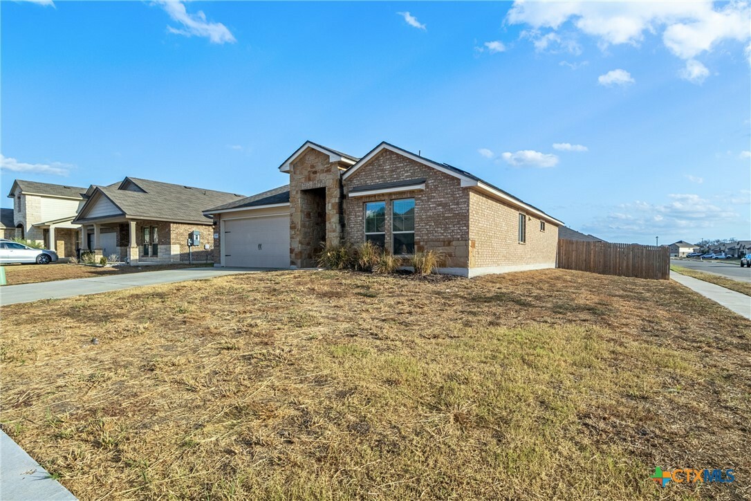 Property Photo:  300 Danielle Drive  TX 76542 