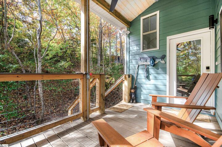 Property Photo: 5 Sunrise Drive SC 29635