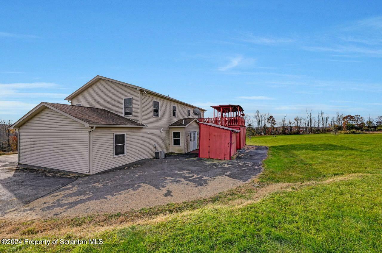 Property Photo:  880 Dickinson Road  PA 18414 