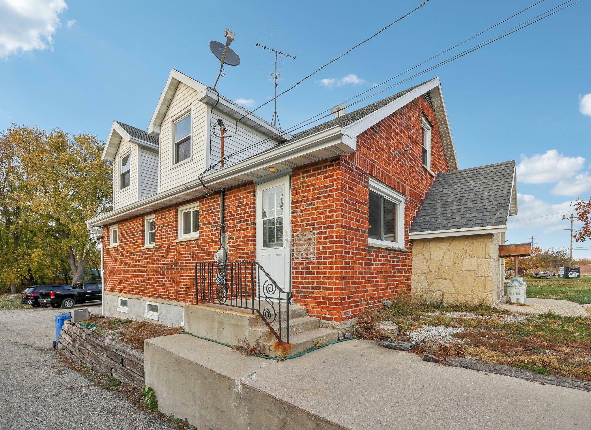 Property Photo:  544 Milford St  WI 53094 