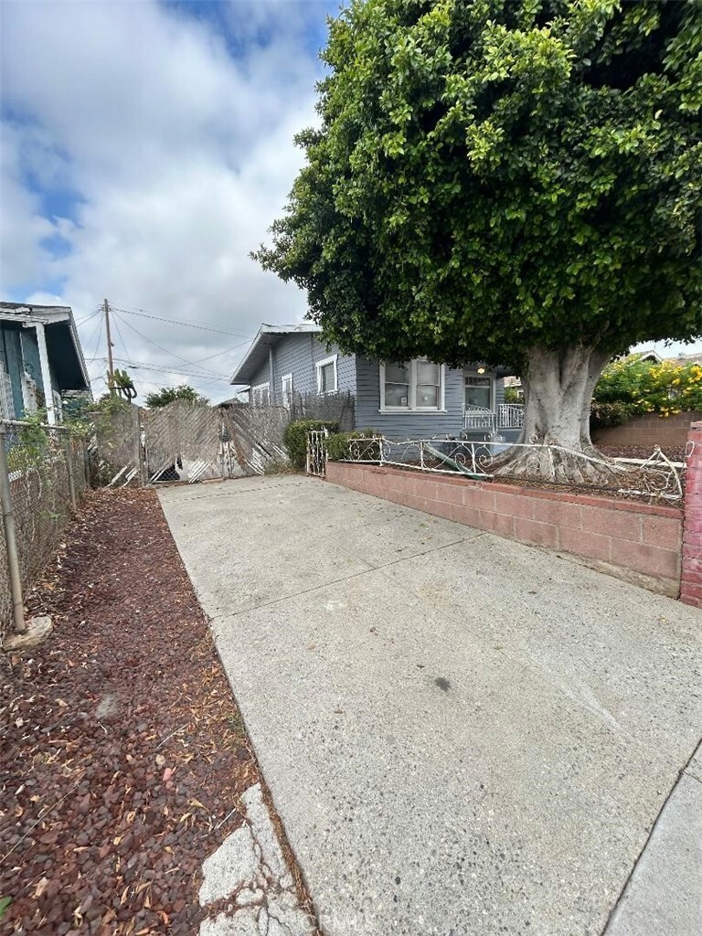 Property Photo:  1143 S Grande Vista Avenue  CA 90023 