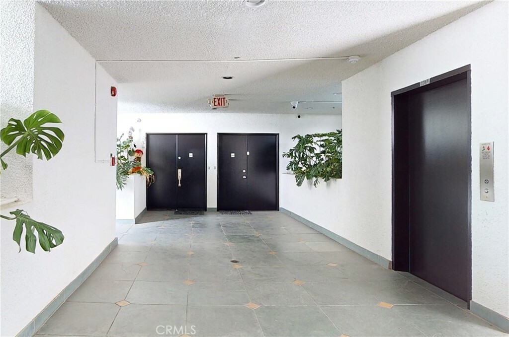 Property Photo:  1201 Larrabee Street 305  CA 90069 