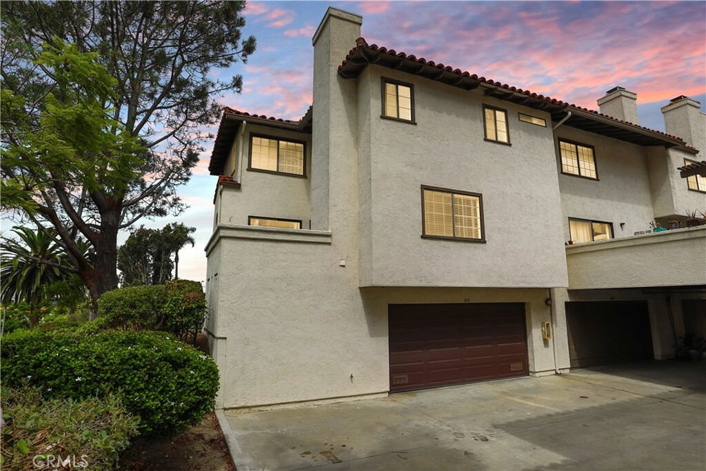 Property Photo:  190 Bautista Court 100  CA 92057 