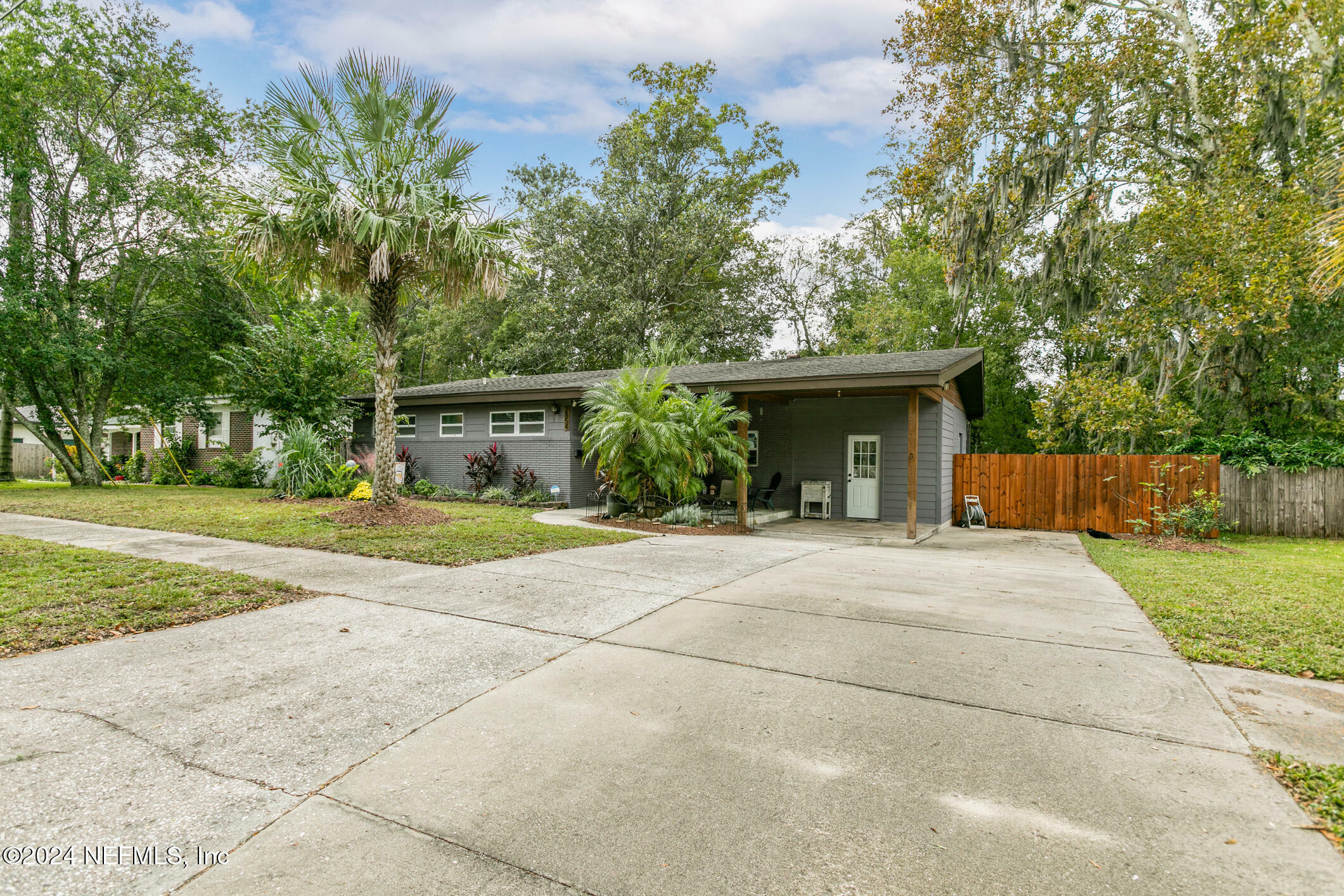 Property Photo:  2854 Emily Lane W  FL 32216 