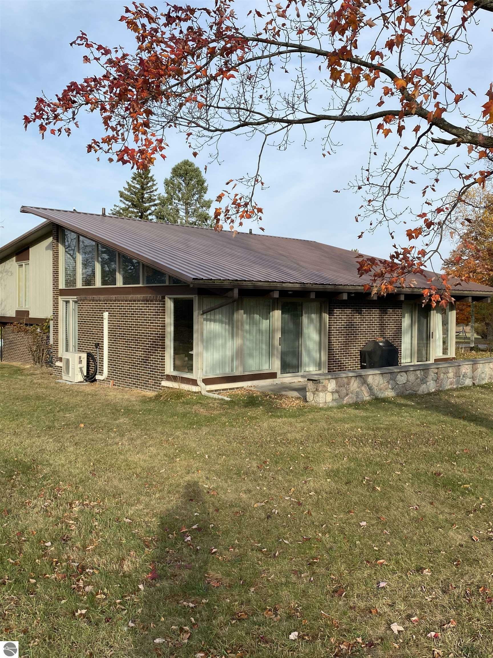 Property Photo:  616 Holiday Drive  MI 49615 