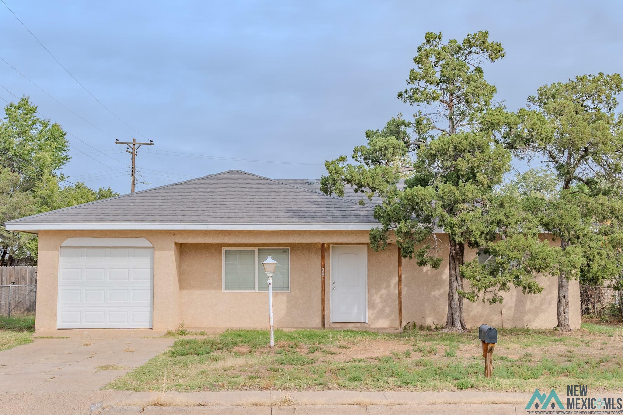 208 W Manana Boulevard  Clovis NM 88101 photo