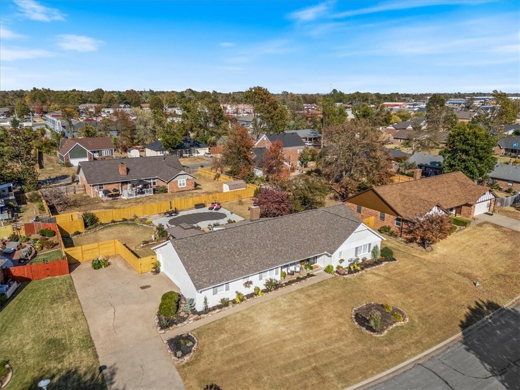 Property Photo:  2615 W Dauphine Drive  AR 72758 