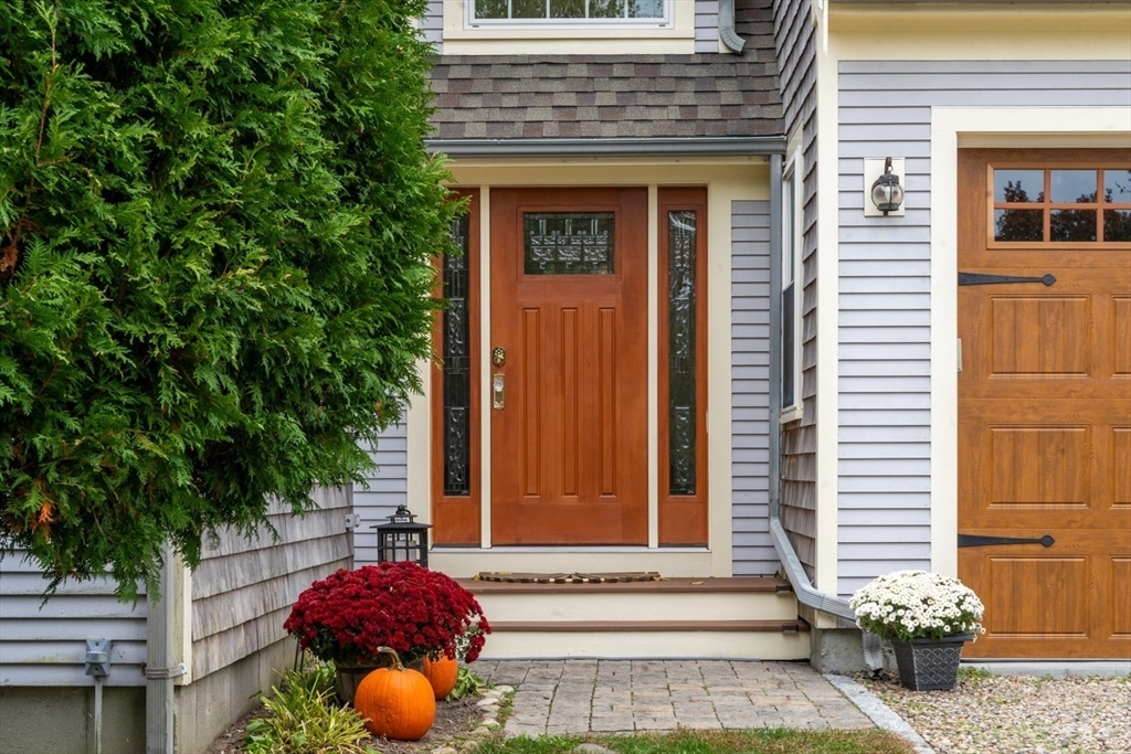Property Photo:  5 Early Red Cir  MA 02563 