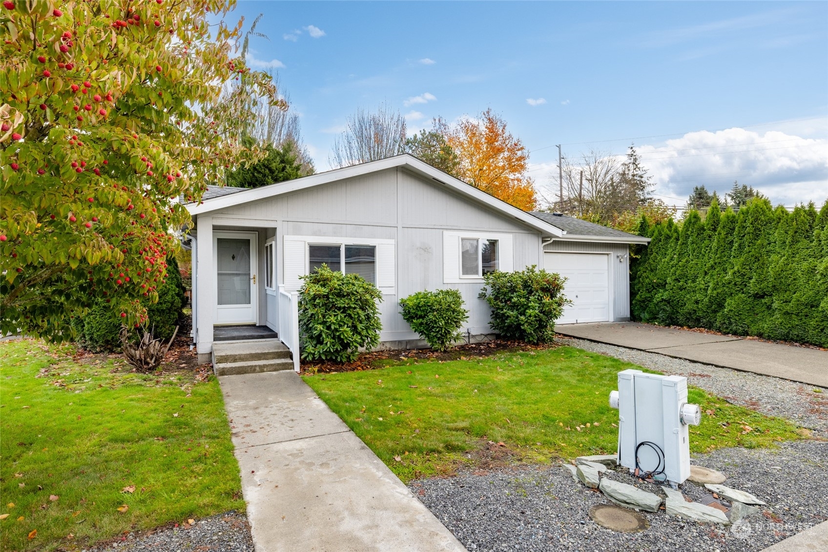 1132 Meadows Boulevard  Burlington WA 98233 photo