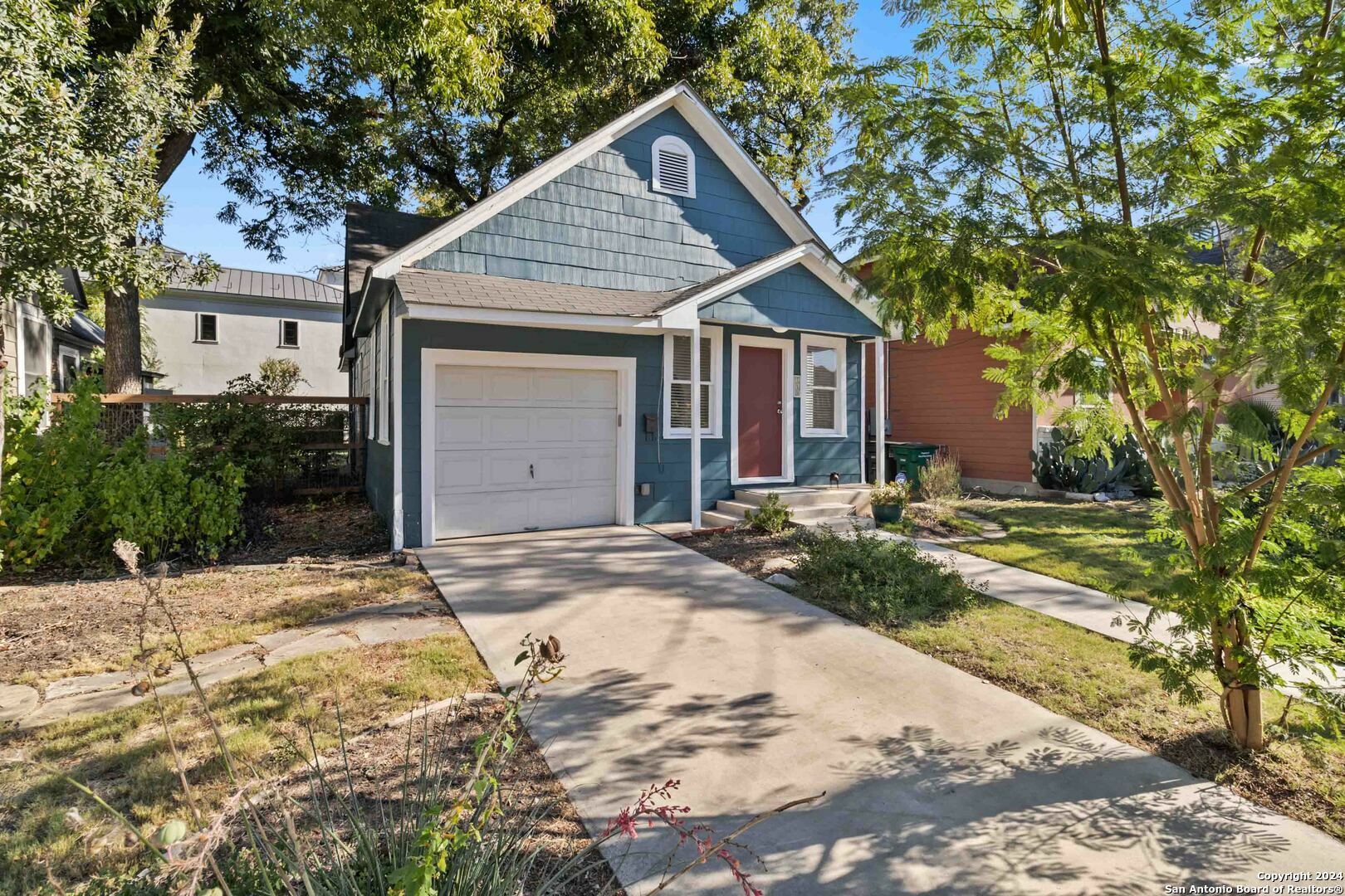 Property Photo:  749 E Ashby Pl  TX 78212 