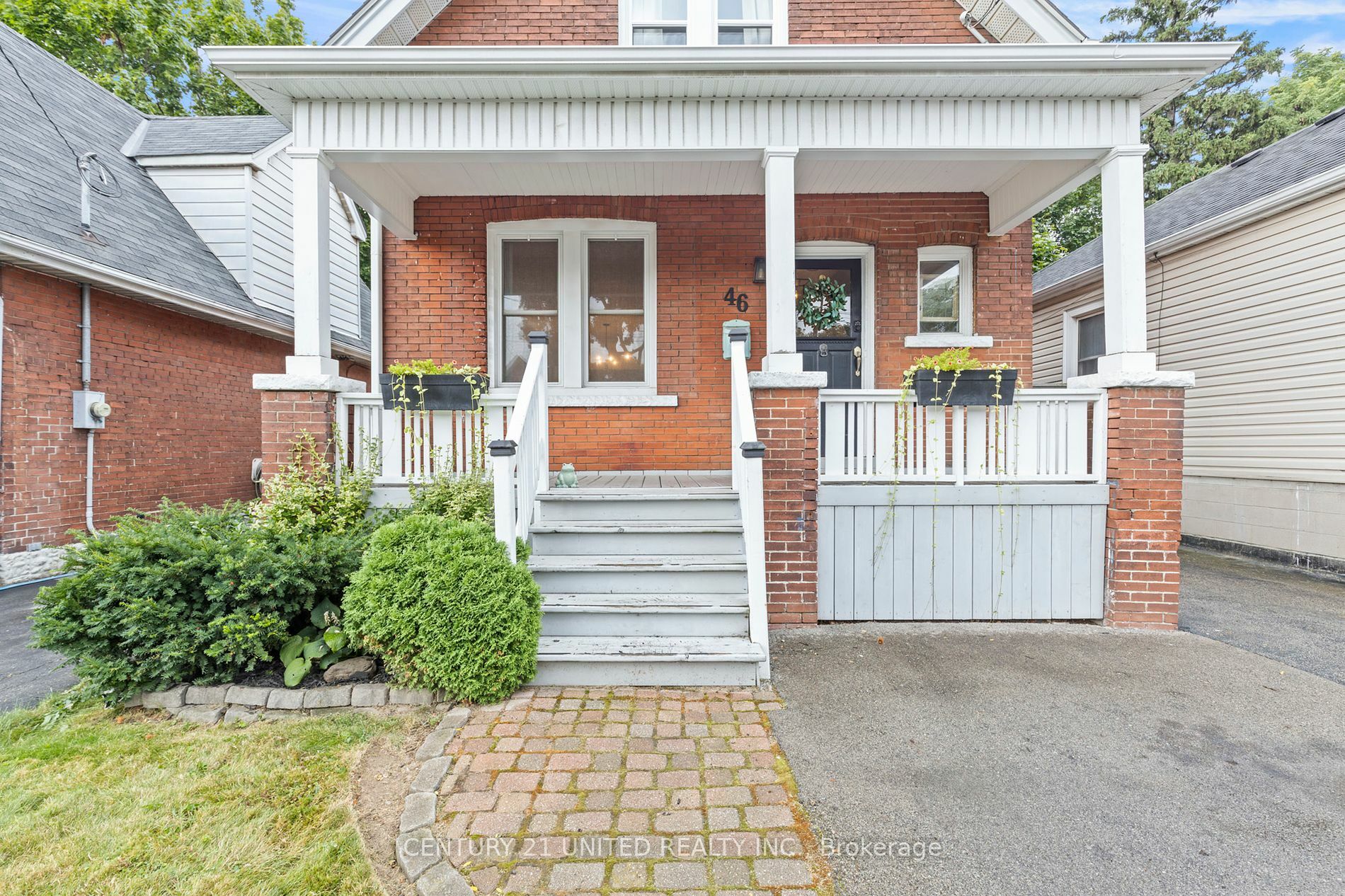 Property Photo:  46 Province St N  ON L8H 4H4 