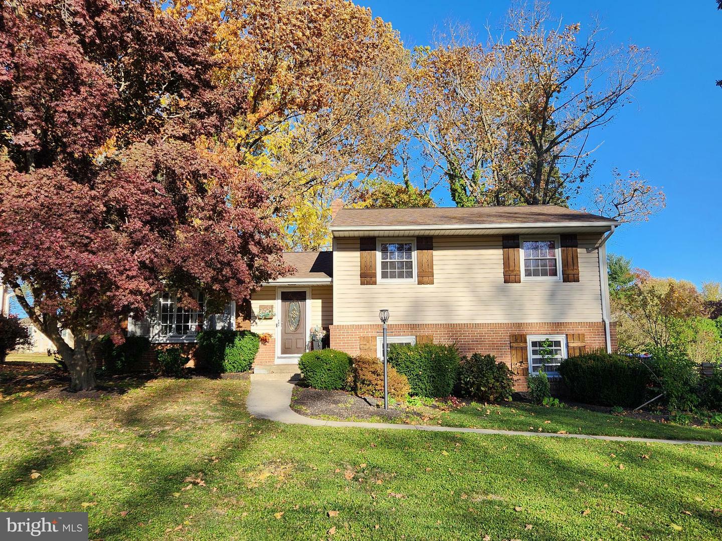 Property Photo:  531 Lexington Road  PA 17603 