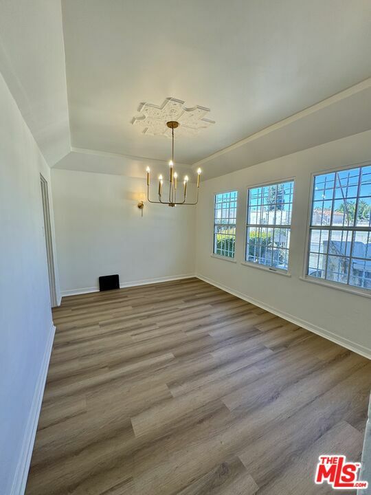 Property Photo:  1335 S Redondo Blvd 1335 1/2  CA 90019 