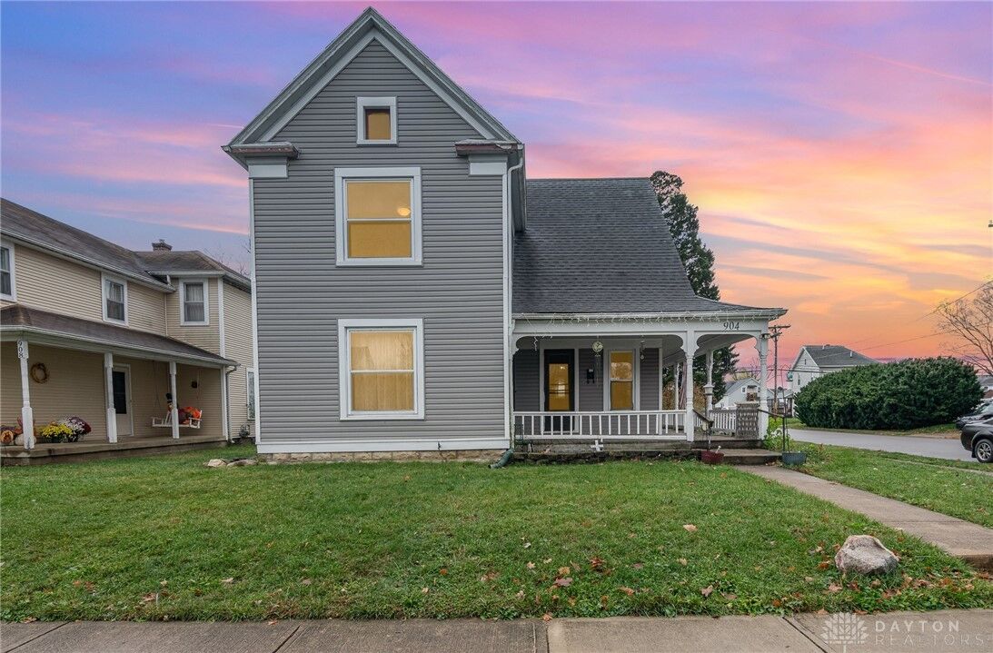 Property Photo:  904 E Franklin Street  OH 45373 