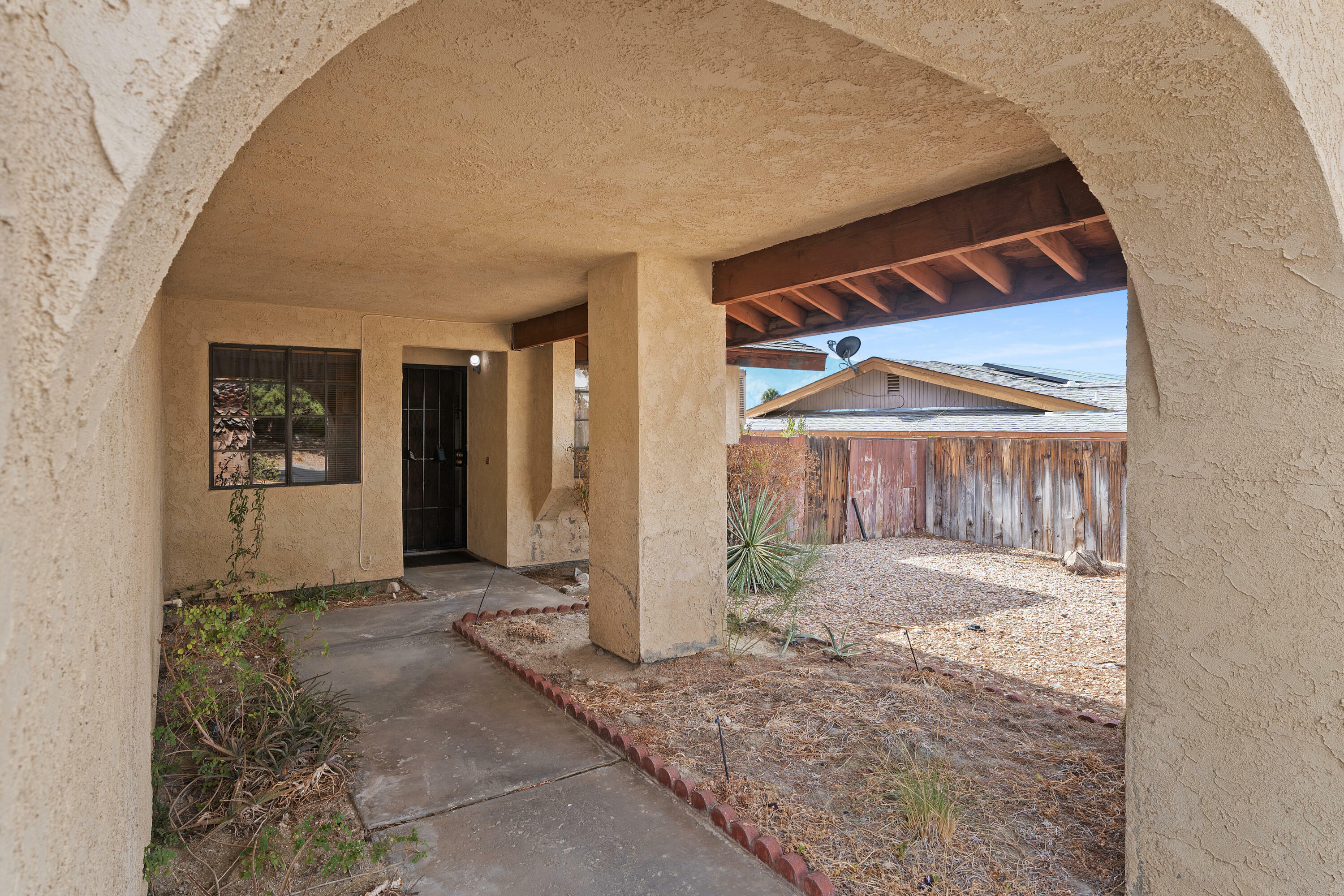 Property Photo:  66187 Avenida Suenos  CA 92240 