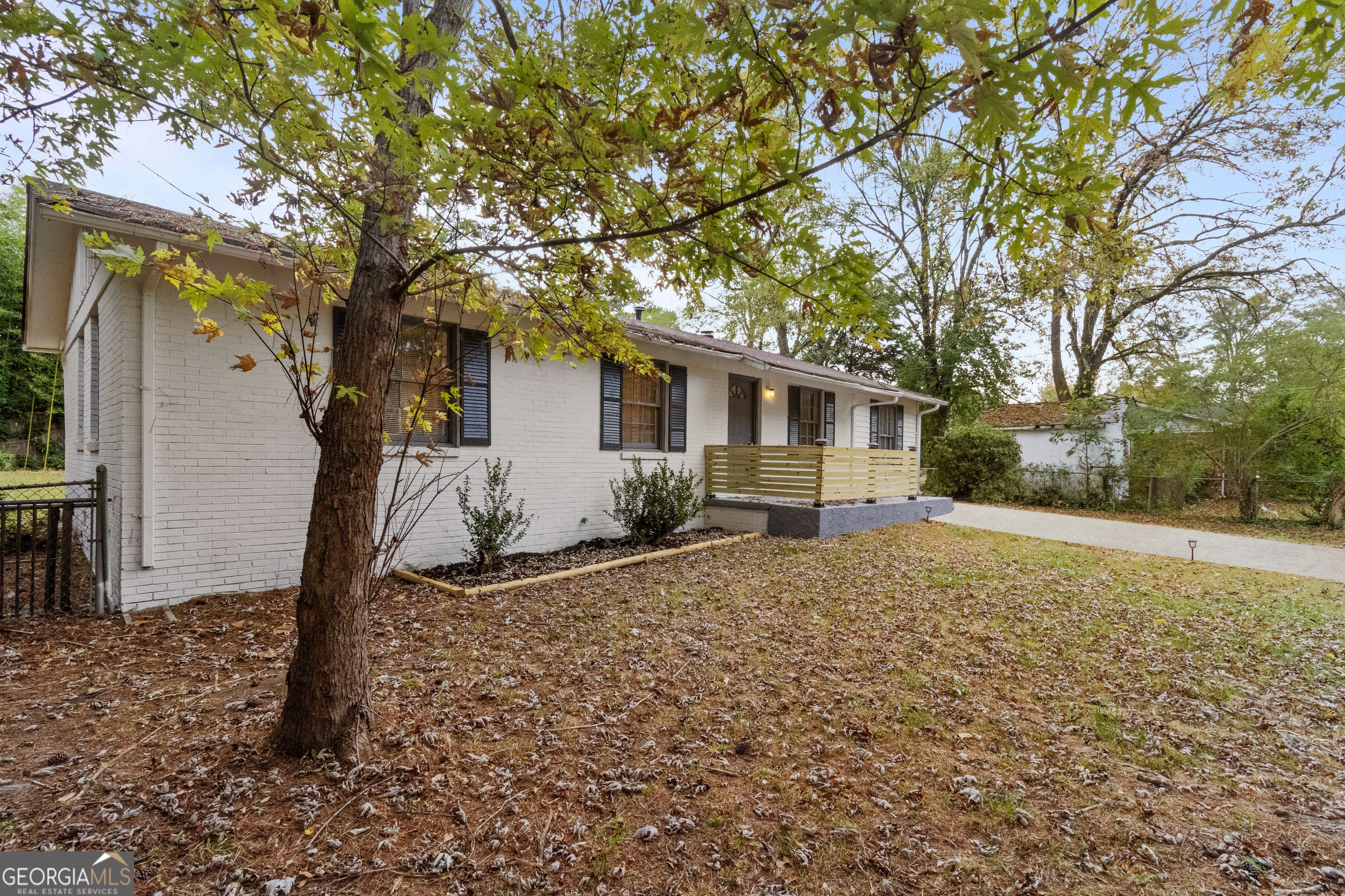 Property Photo:  200 Sunrise Circle  GA 30274 