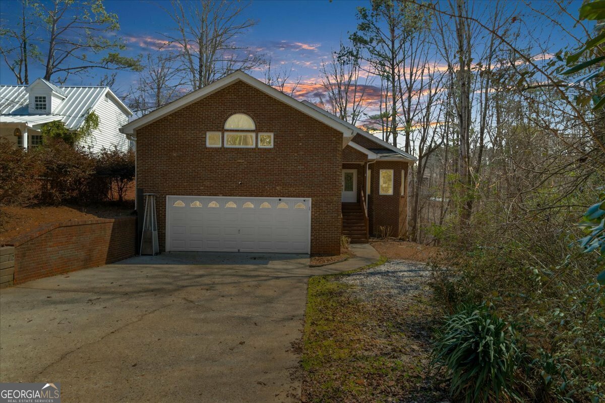 Property Photo: 6137 White Oak Drive GA 30542