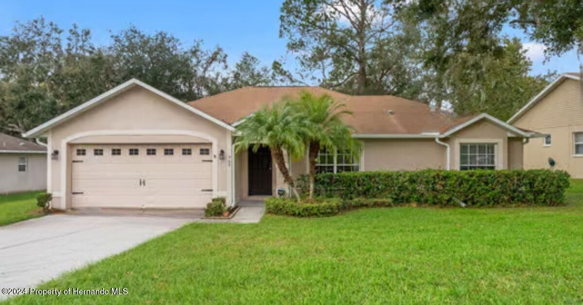 Property Photo:  909 Laurelridge Court  FL 34601 