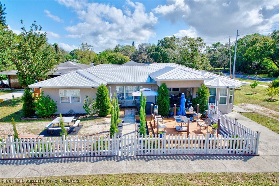 Property Photo:  1205 Hotiyee Avenue  FL 33870 